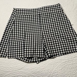 GAP gingham shorts